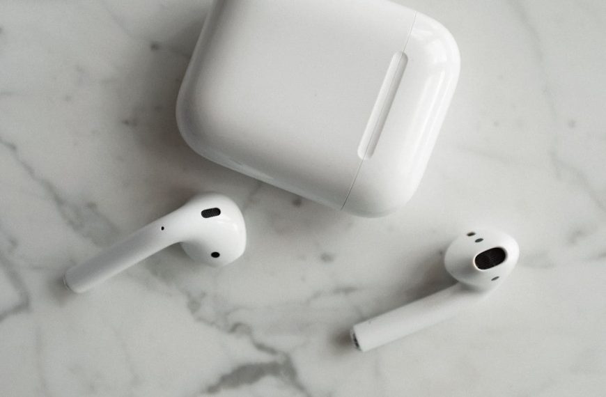 earbuds microphone